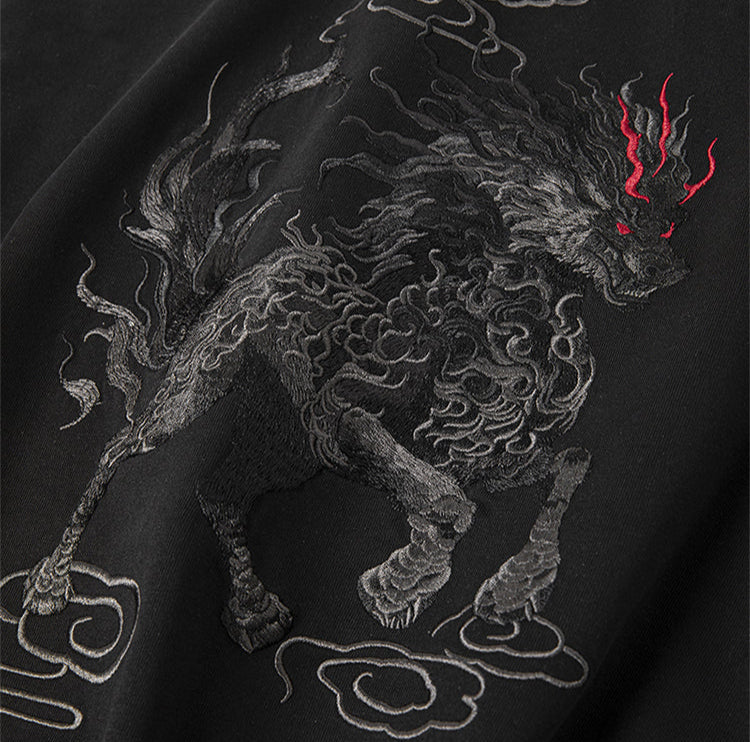 Wściekły Kylin Haftowany T-shirt